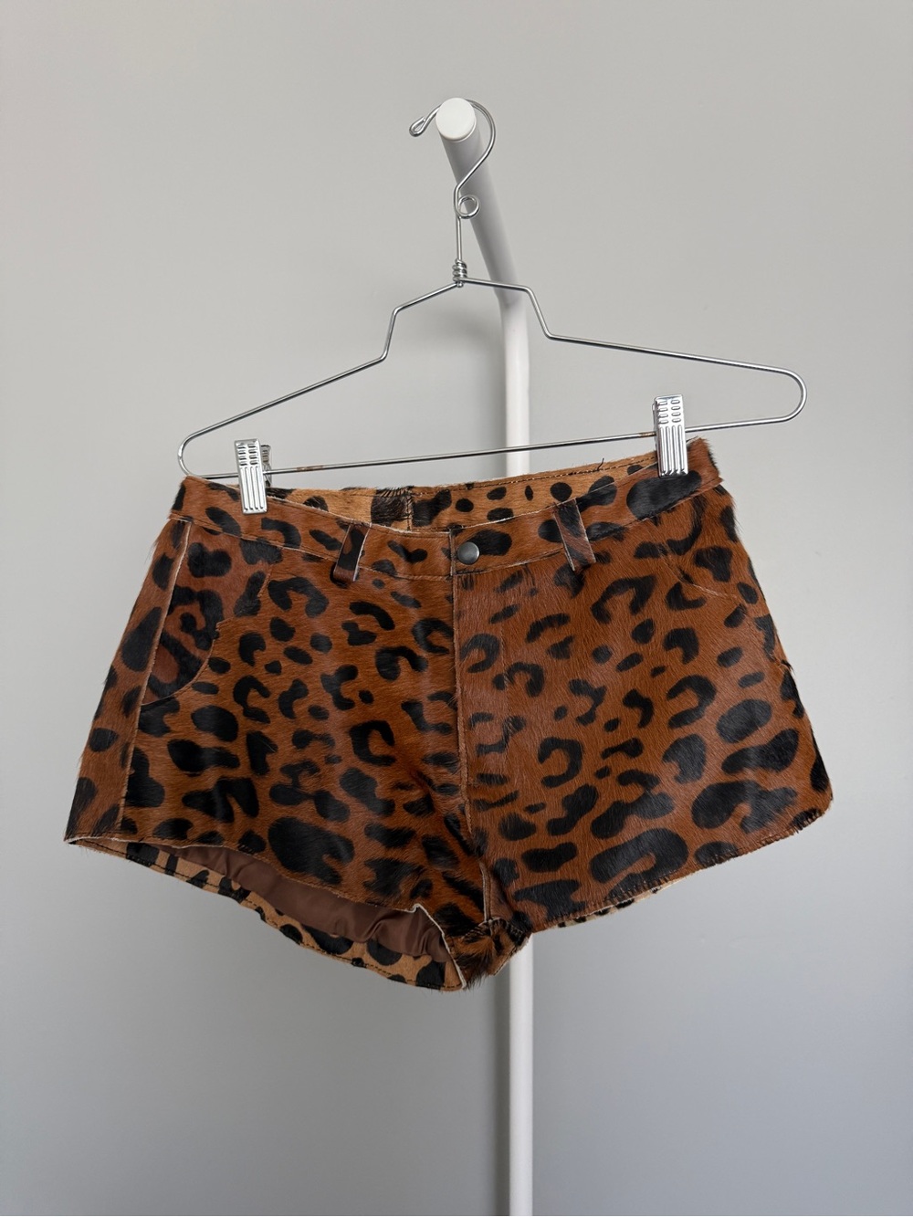 Understated Leather Leopard Pony Hair Shorts Medium - Picture 4 of 5